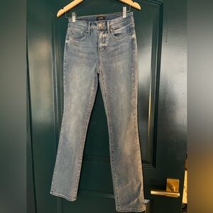 NYDJ Marilyn Straight size 2. Light wash.